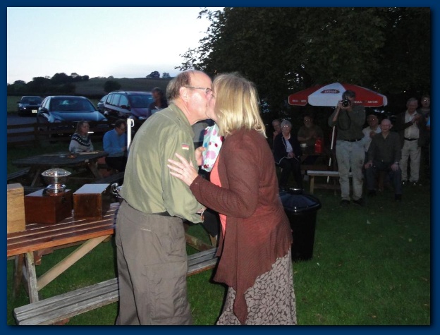 600x450 pixels (104K)